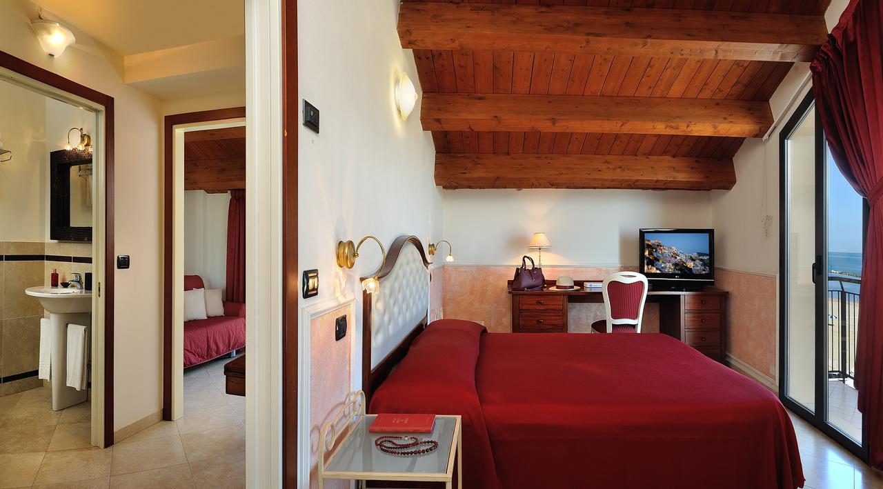 Bridge Hotel
